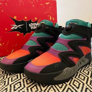 Reebok IPFZ “Looney Tunes” shoes US Size 8